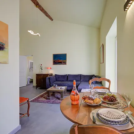 Mara Old Town - Happy *